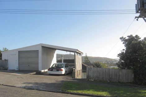 Photo of property in 6 Spur Grove, Titahi Bay, Porirua, 5022