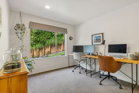 Photo of property in 25 Bemrose Place, Cockle Bay, Auckland, 2014