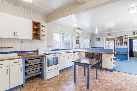 Photo of property in 73 Hutchinson Avenue, New Lynn, Auckland, 0600