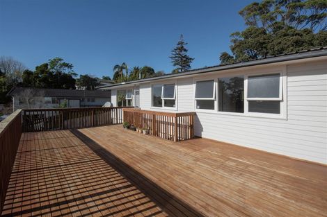 Photo of property in 17 Holt Avenue, Torbay, Auckland, 0630