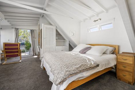 Photo of property in 27 Hastings Parade, Devonport, Auckland, 0624