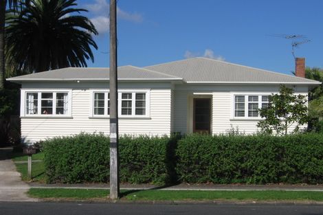 Photo of property in 2/35 Huia Road, Papatoetoe, Auckland, 2025