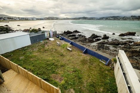 Photo of property in 277 Queens Drive, Lyall Bay, Wellington, 6022