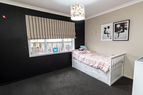 Photo of property in 8 Melvill Grove, Waterloo, Lower Hutt, 5011