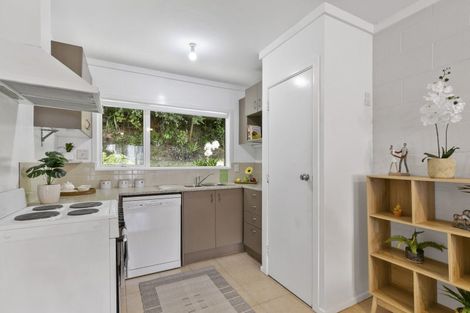 Photo of property in 15f1 Bloomsbury Grove, Newlands, Wellington, 6037