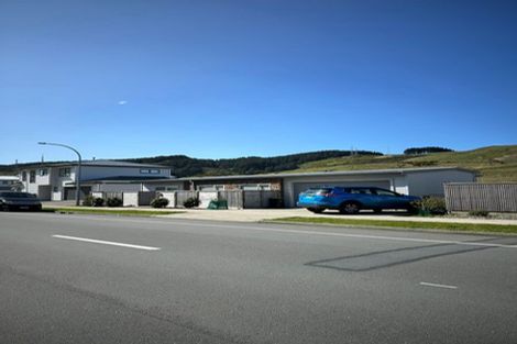 Photo of property in 60 Melksham Drive, Churton Park, Wellington, 6037