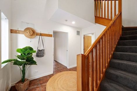 Photo of property in 4 Chamberlain Road, Karori, Wellington, 6012