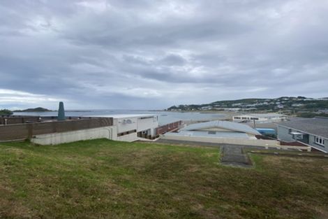 Photo of property in 230 The Esplanade, Island Bay, Wellington, 6023