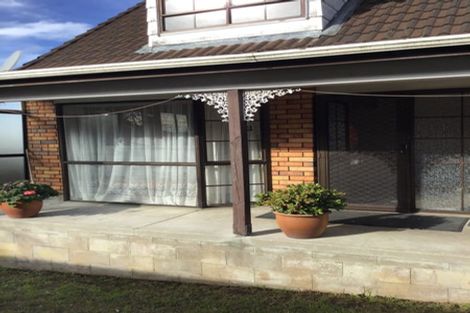 Photo of property in 1/4227 Great North Road, Glendene, Auckland, 0602