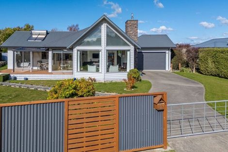 Photo of property in 3 Hartley Avenue, Carterton, 5713