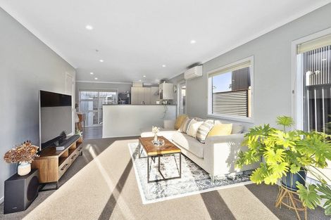 Photo of property in 2/1 Murphy Place, Titahi Bay, Porirua, 5022