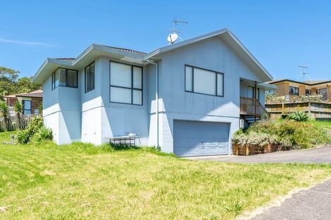 Photo of property in 32 Hewlett Road, Massey, Auckland, 0614