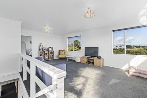 Photo of property in 49 Queens Road, Glen Avon, New Plymouth, 4312