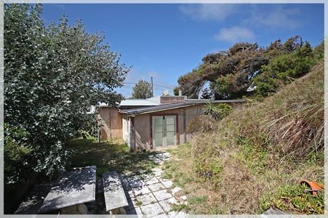 Photo of property in 12 Nelson Street, Foxton Beach, Foxton, 4815