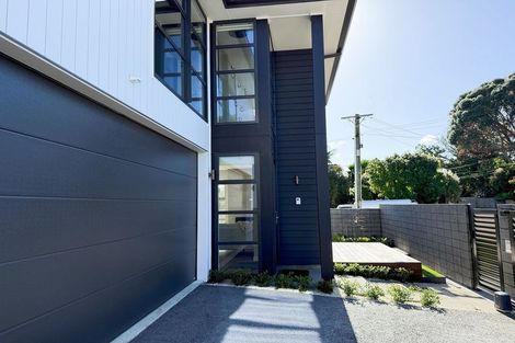 Photo of property in 30b Selwyn Road, Cockle Bay, Auckland, 2014