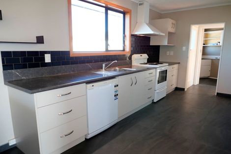 Photo of property in 17 Chums Road, Paraparaumu Beach, Paraparaumu, 5032