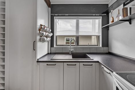 Photo of property in 2/180 Henderson Valley Road, Henderson, Auckland, 0612