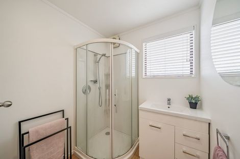 Photo of property in 13 King Charles Drive, Kingsley Heights, Upper Hutt, 5018