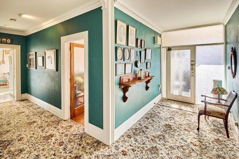 Photo of property in 30 Harbour View Road, Northland, Wellington, 6012