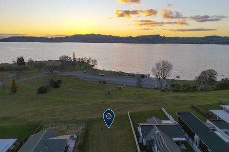 Photo of property in 30 Kuiwai Drive, Rainbow Point, Taupo, 3330
