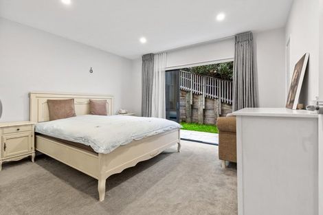 Photo of property in 26a Bernleigh Terrace, West Harbour, Auckland, 0618