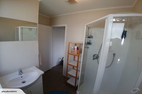 Photo of property in 5 Borich Road, Sunnyvale, Auckland, 0612