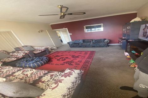 Photo of property in 104 Kenderdine Road, Papatoetoe, Auckland, 2025