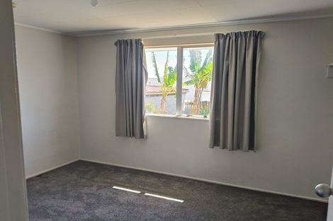Photo of property in 2/30 Kennington Drive, Clendon Park, Auckland, 2103