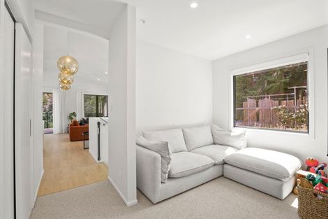 Photo of property in 6e Burns Street, Westown, New Plymouth, 4310