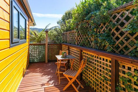 Photo of property in 15b Dargle Way, Island Bay, Wellington, 6023