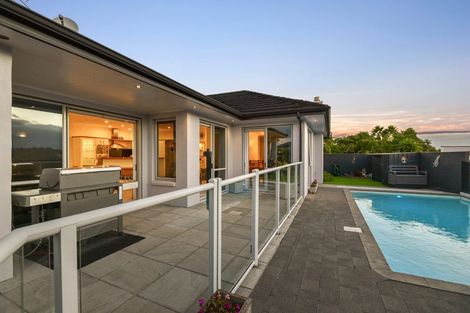Photo of property in 160 Kittiwake Drive, Schnapper Rock, Auckland, 0632