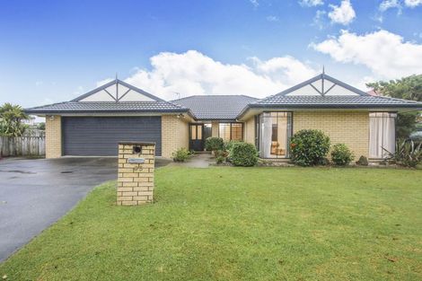 Photo of property in 35 Riverstone Road, Te Atatu Peninsula, Auckland, 0610