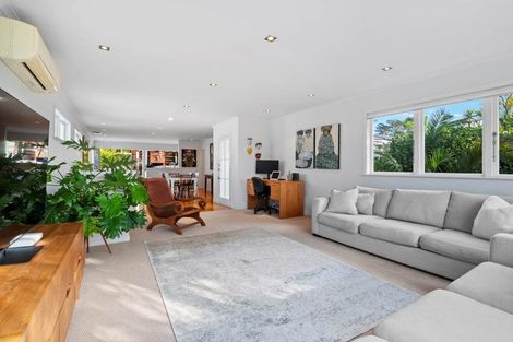 Photo of property in 28 Alexander Avenue, Torbay, Auckland, 0630