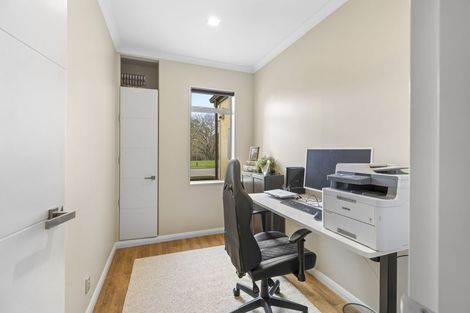 Photo of property in 68 Willowview Drive, Redwood, Christchurch, 8051