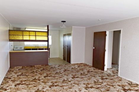 Photo of property in 2/52 Makora Road, Massey, Auckland, 0614