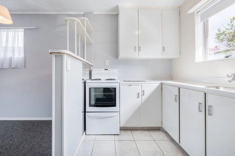 Photo of property in 2/16 Akehurst Avenue, New Lynn, Auckland, 0600