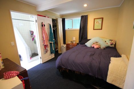 Photo of property in Carillion/the Knoll, 33 Thompson Street, Mount Cook, Wellington, 6011