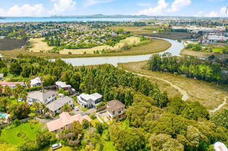 Photo of property in 77c Colwill Road, Massey, Auckland, 0614