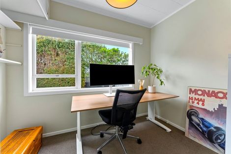 Photo of property in 21a Forrest Hill Road, Milford, Auckland, 0620