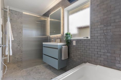 Photo of property in 36 Sheridan Crescent, Trentham, Upper Hutt, 5018