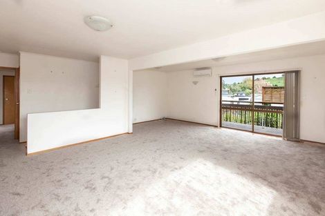 Photo of property in 9 Darren Crescent, Half Moon Bay, Auckland, 2012