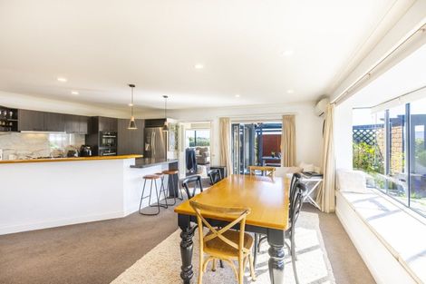 Photo of property in 32 Millennium Hill, Paraparaumu, 5032