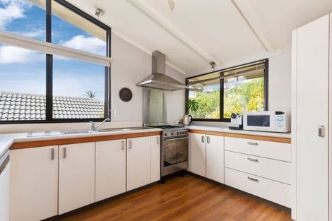 Photo of property in 65 Marellen Drive, Red Beach, 0932