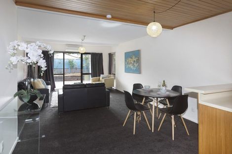 Photo of property in 49 Searells Road, Strowan, Christchurch, 8052