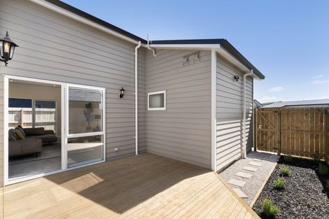Photo of property in 17 Uatoto Road, Clarks Beach, 2122