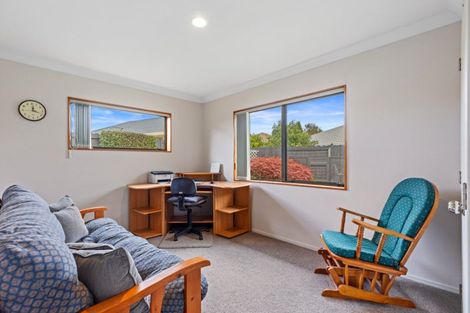 Photo of property in 2 Burnt Oak Drive, Pyes Pa, Tauranga, 3112