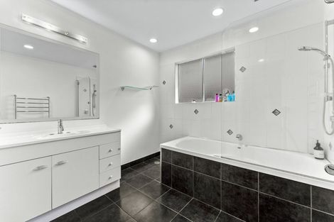 Photo of property in 1/296 Wairau Road, Glenfield, Auckland, 0629