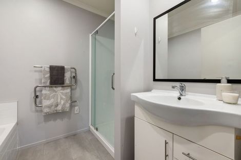 Photo of property in 6 Queens Park Crescent, Frankton, Hamilton, 3204