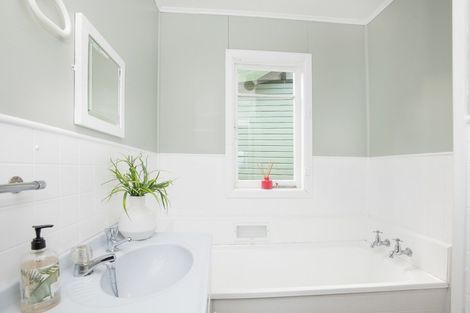 Photo of property in 12 Bayly Street, Te Hapara, Gisborne, 4010