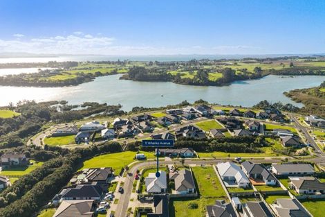 Photo of property in 11 Wheriko Avenue, Glenbrook, Waiuku, 2681